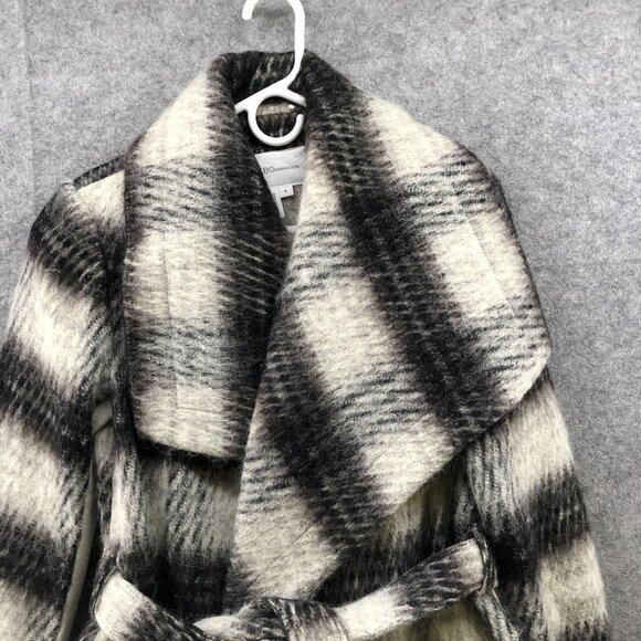 BCBGeneration Plaid Wool Blend Wrap Coat Womens Small S Black Ivory Fuzzy Long - Picture 5 of 13
